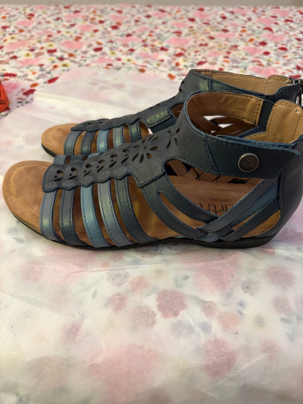 Earth Origins Blue Cutout Strappy Sandals NWOT - Picture 2 of 6